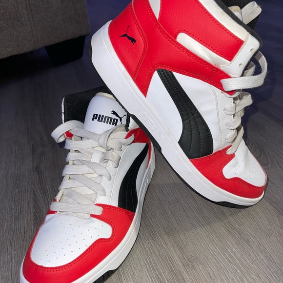 Puma men’s High Top Sneakers - Picture 2 of 5